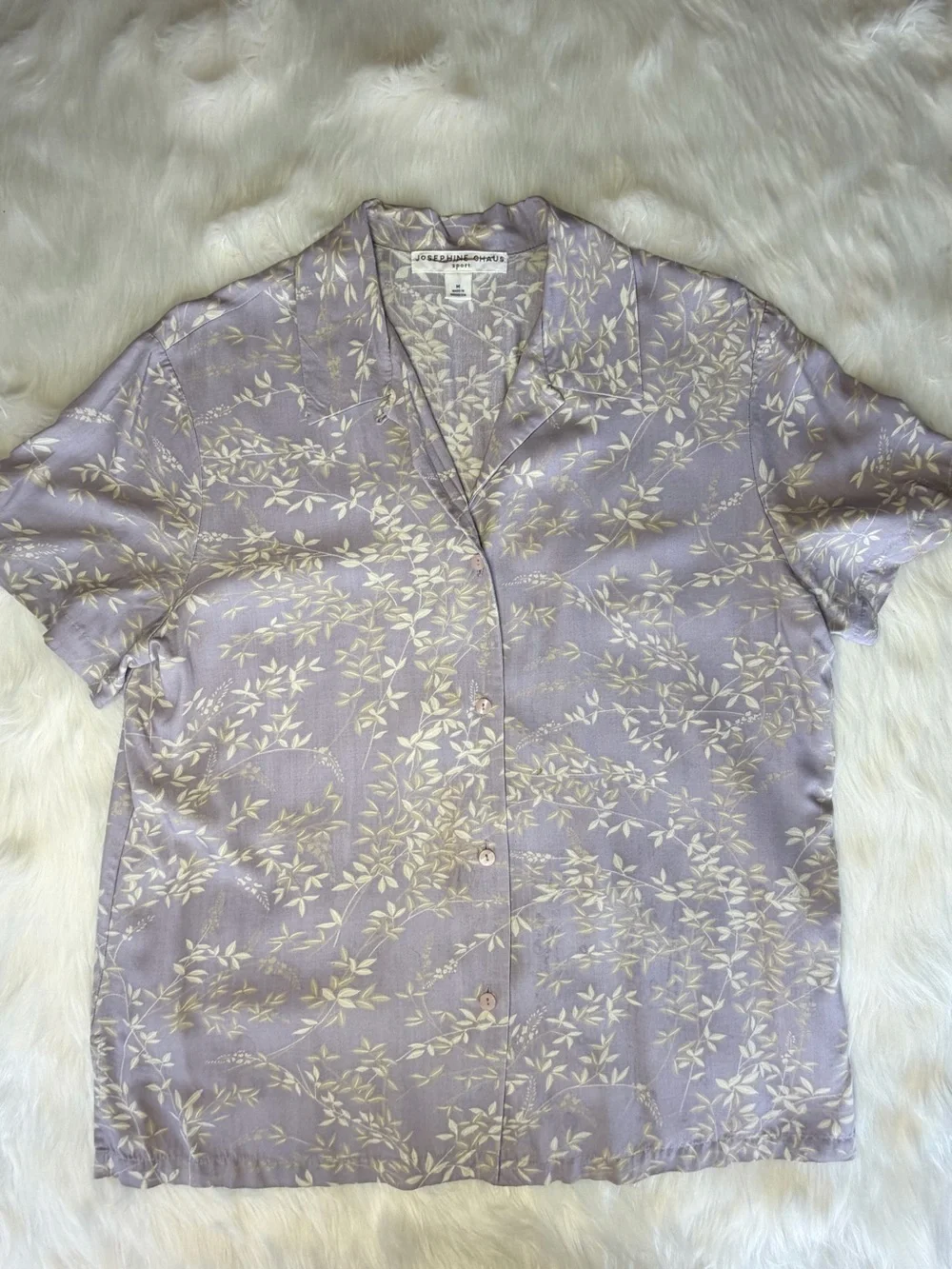 Josephine Chaus Sport Silky Button Down Sz M Lavender Leaf Print Short Sleeve
